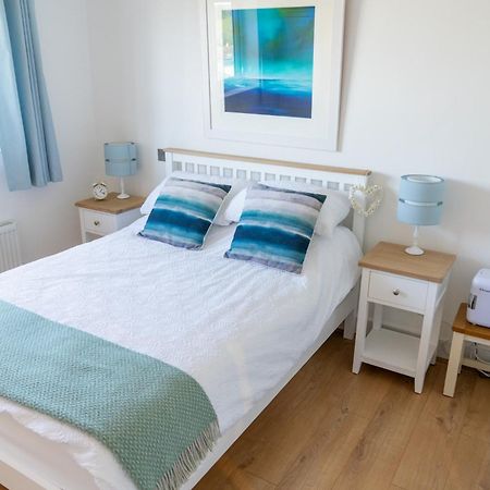 Trethvor House Ensuite Double Room With Free Parking In Quiet Residential Area Padstow Kültér fotó